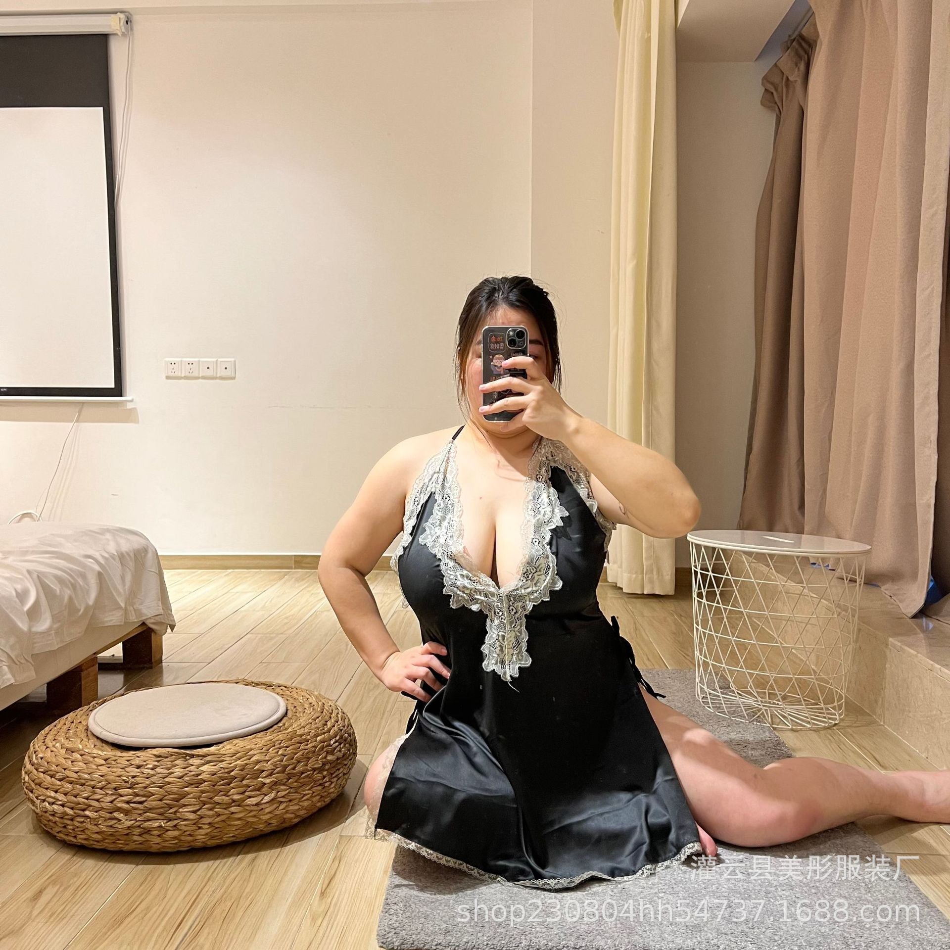 الملابس الداخلية النسائية